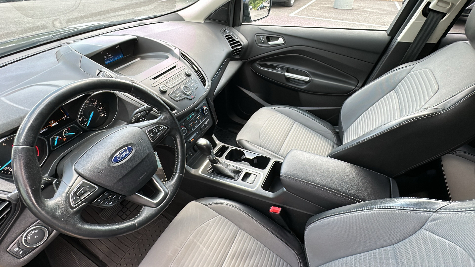 2018 Ford Escape SE 23