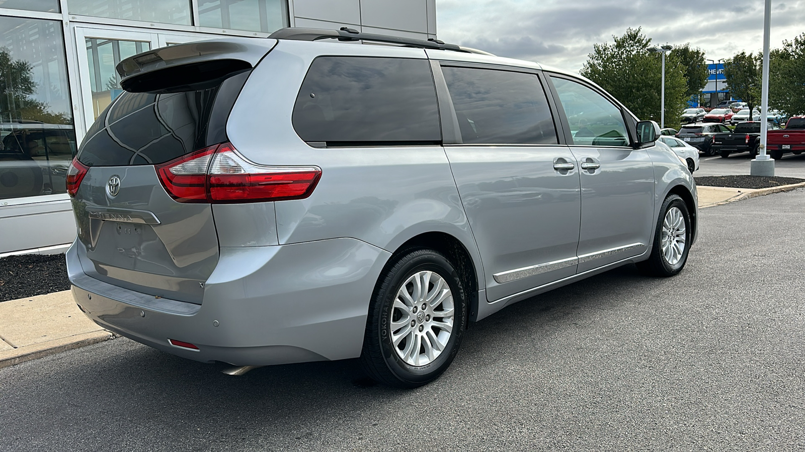 2016 Toyota Sienna L 8