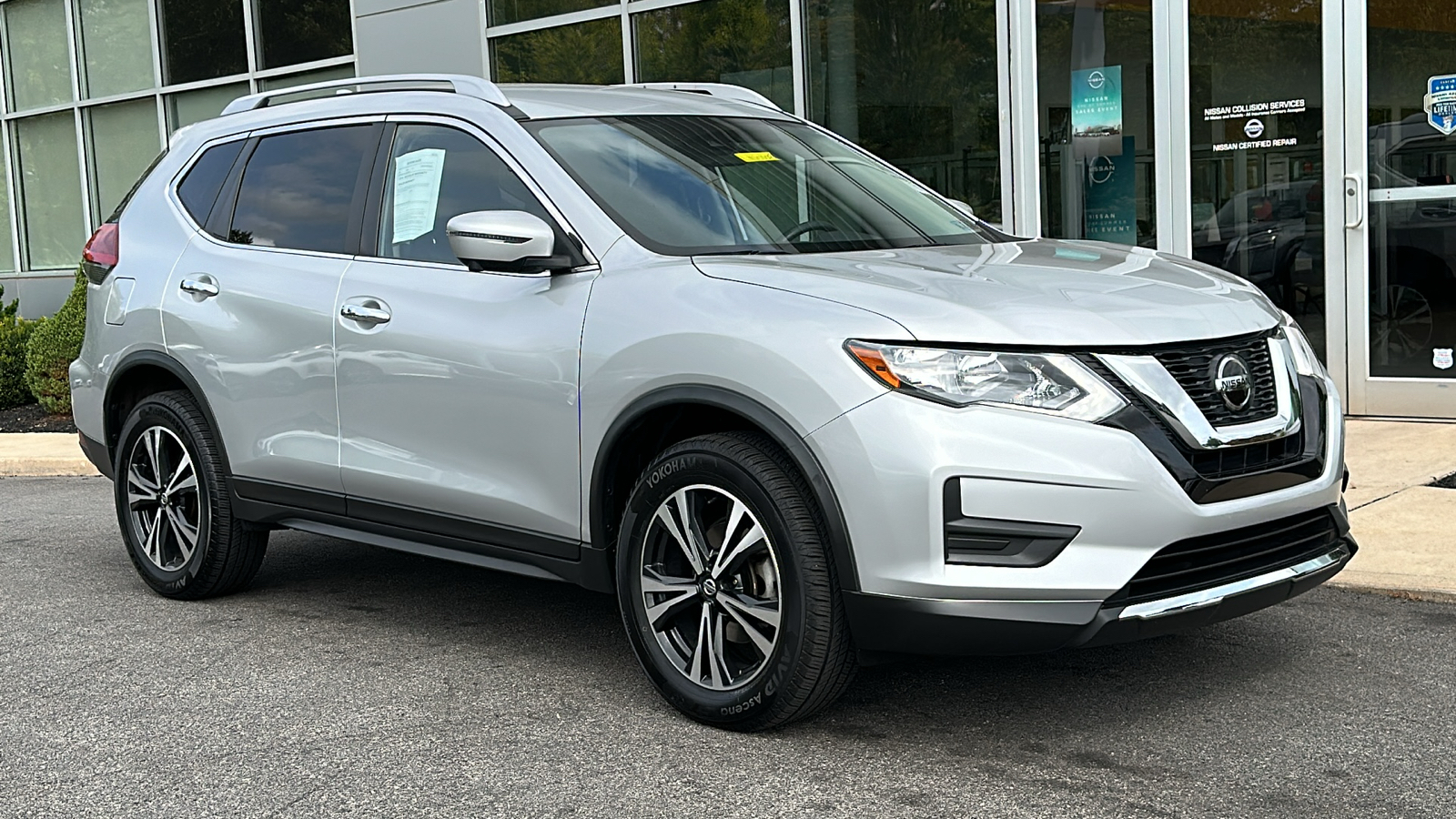 2019 Nissan Rogue SV 1