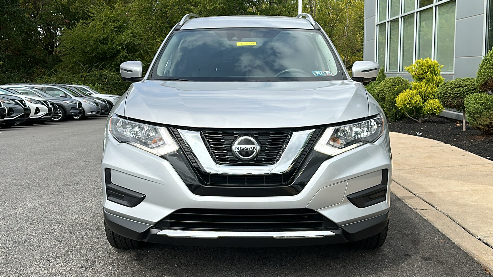 2019 Nissan Rogue SV 2