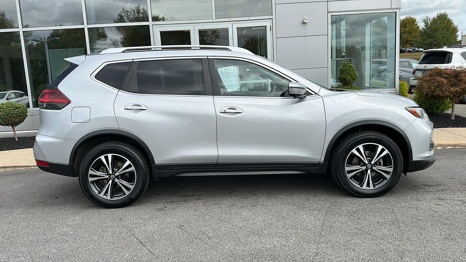 2019 Nissan Rogue SV 5