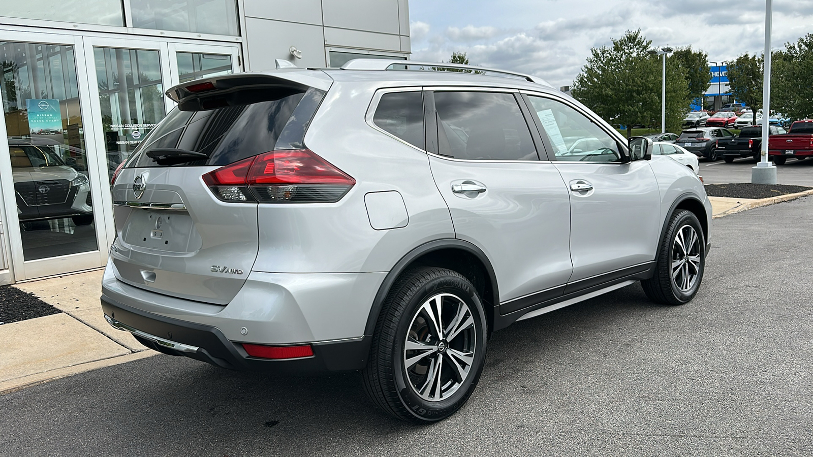 2019 Nissan Rogue SV 6