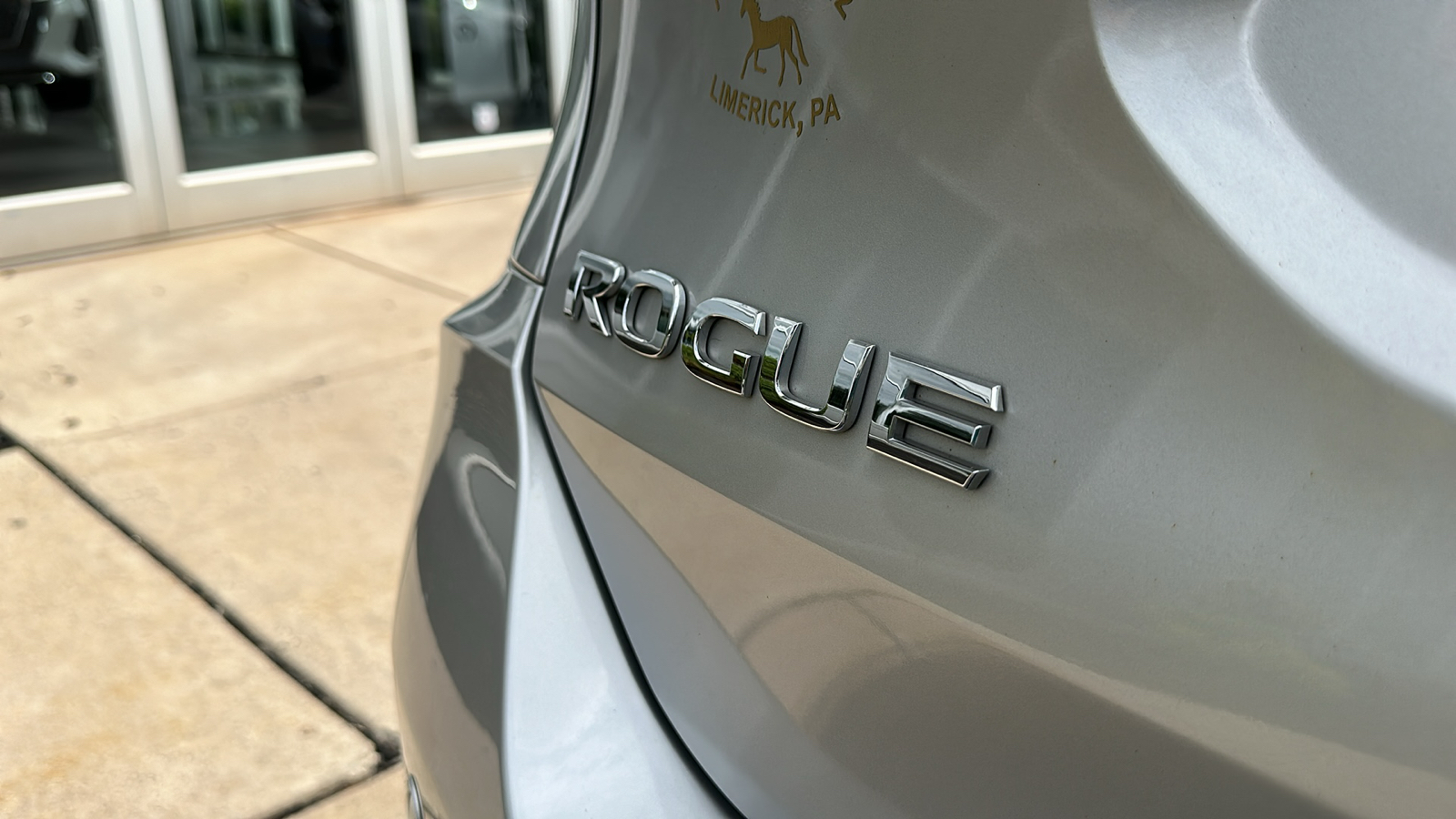 2019 Nissan Rogue SV 10