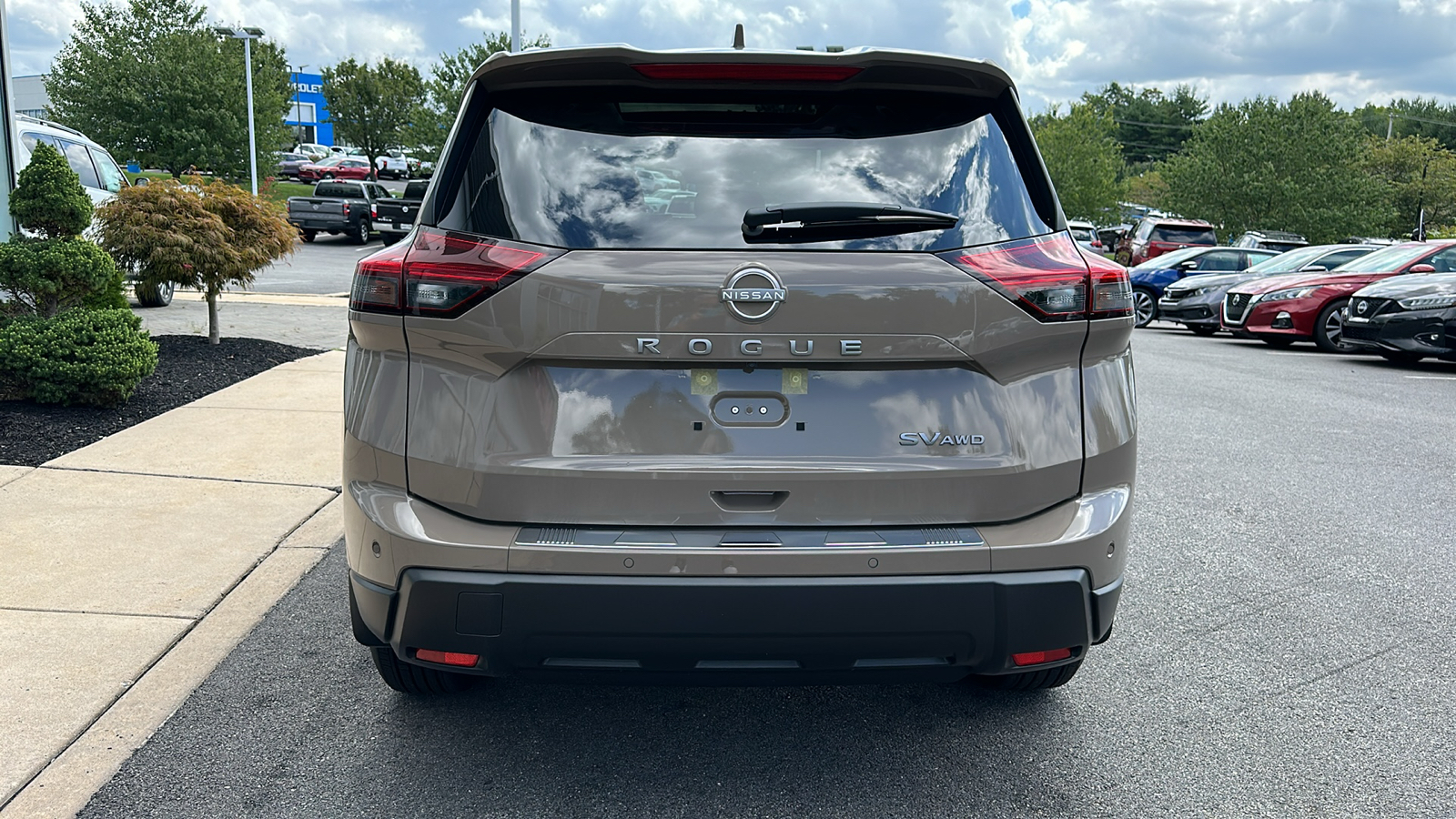 2024 Nissan Rogue SV 4