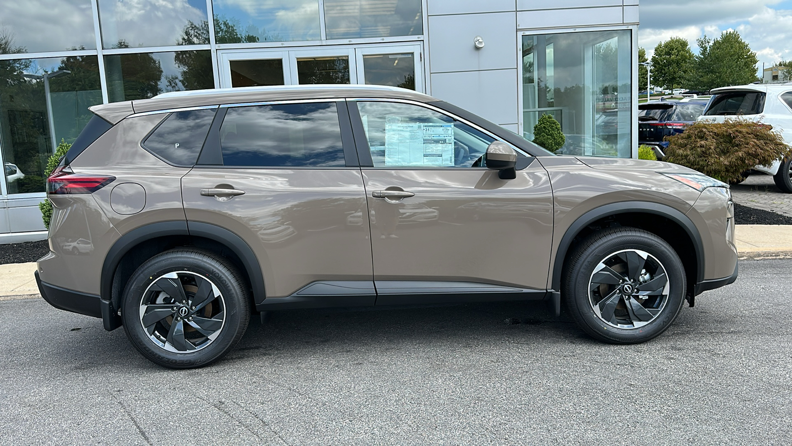 2024 Nissan Rogue SV 13