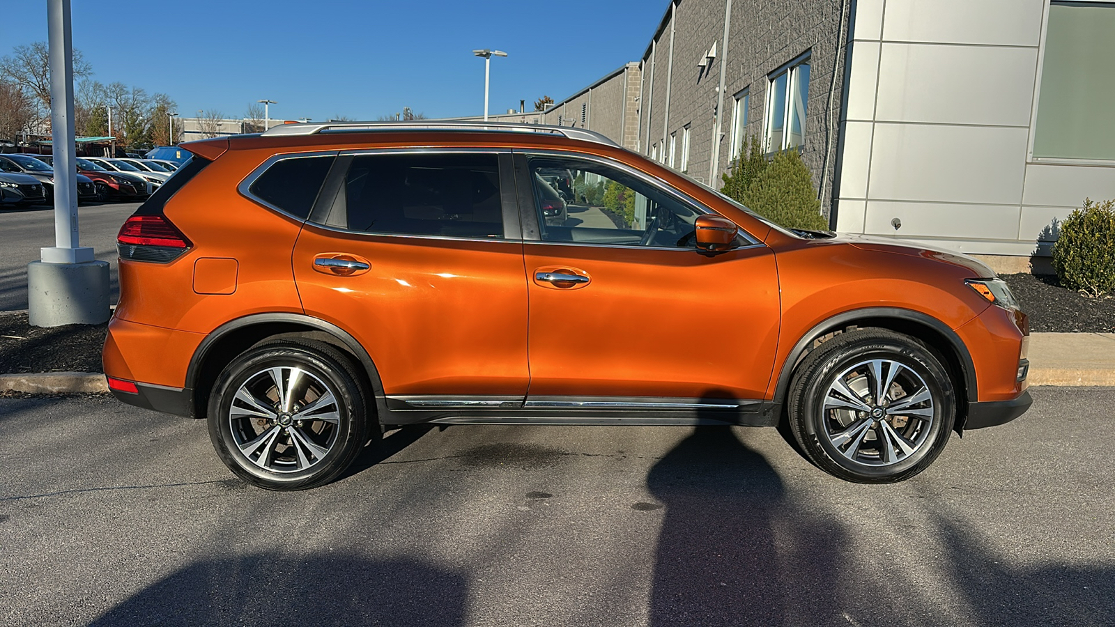 2017 Nissan Rogue SL 28