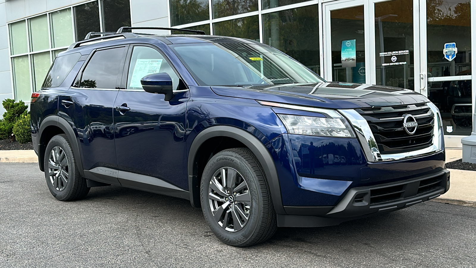 2024 Nissan Pathfinder SV 2