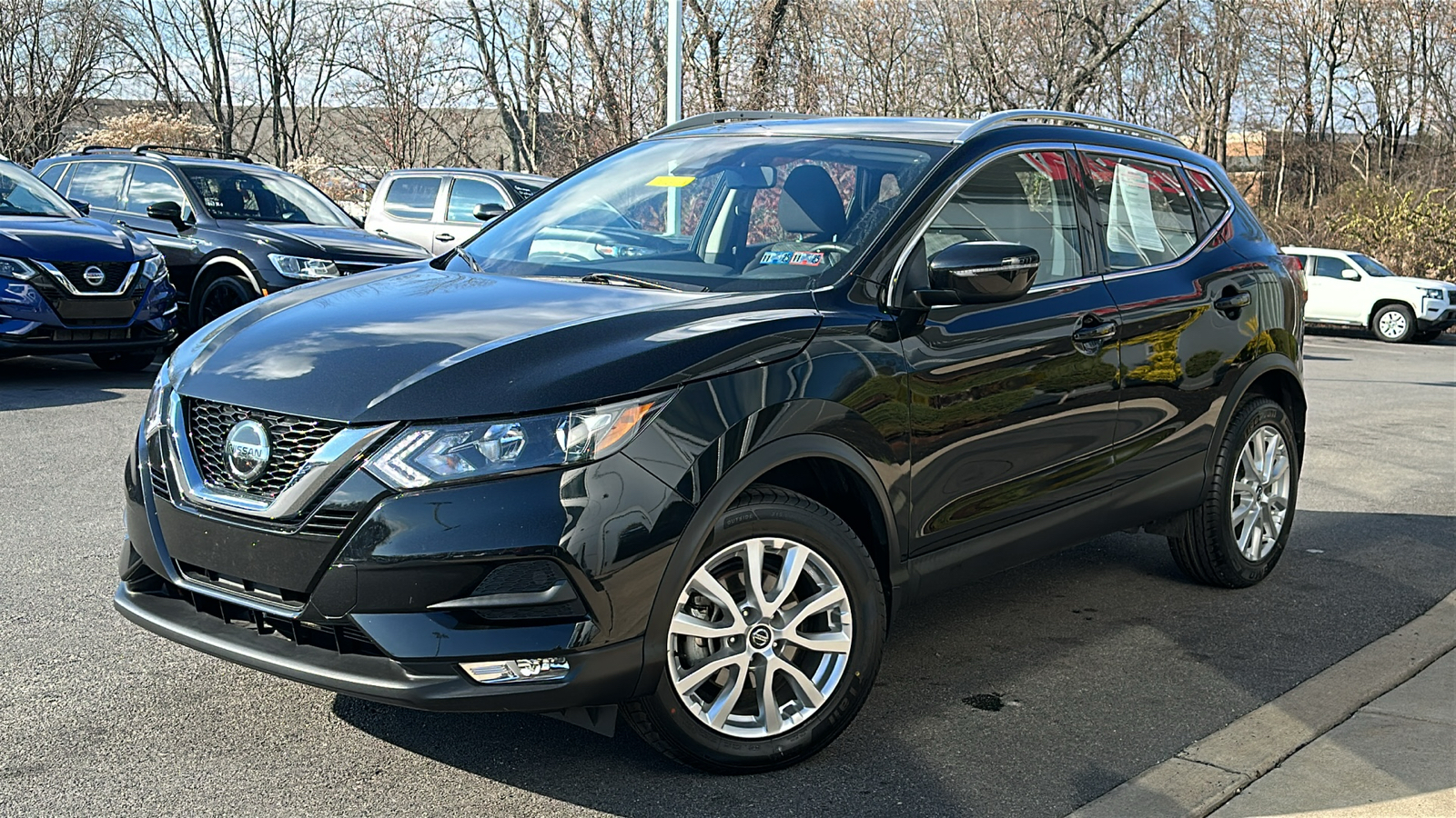 2021 Nissan Rogue Sport SV 1