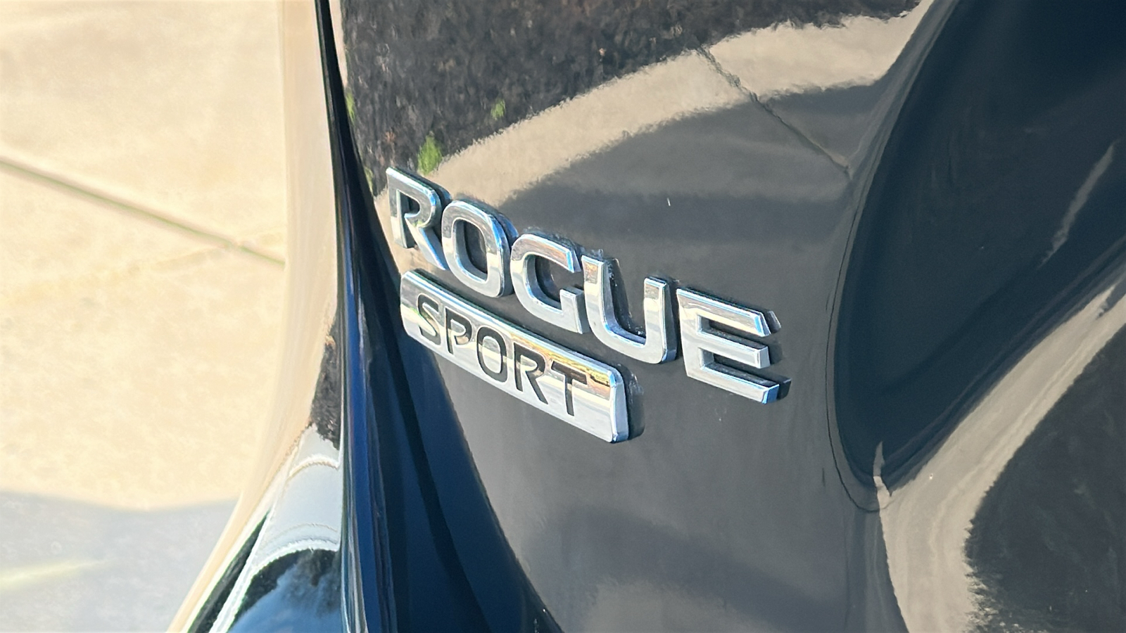 2021 Nissan Rogue Sport SV 11