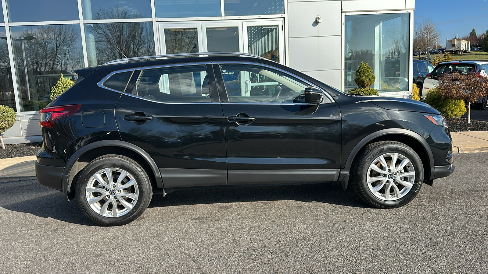 2021 Nissan Rogue Sport SV 28