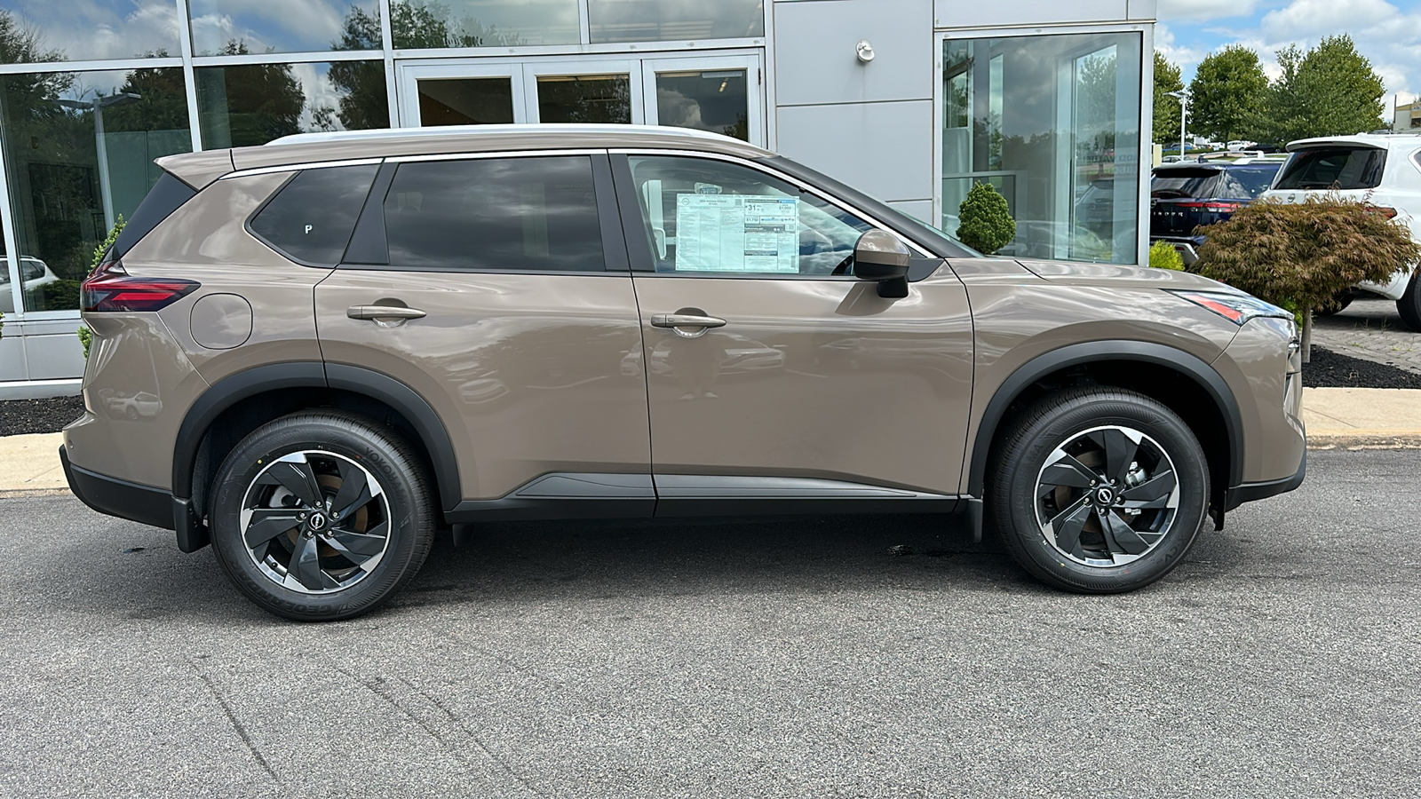 2024 Nissan Rogue SV 13