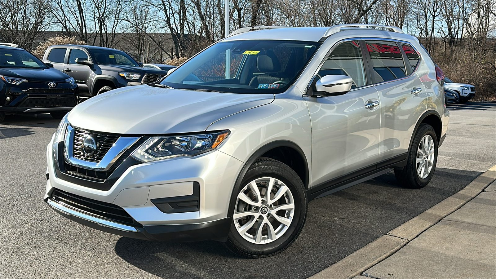 2020 Nissan Rogue SV 1