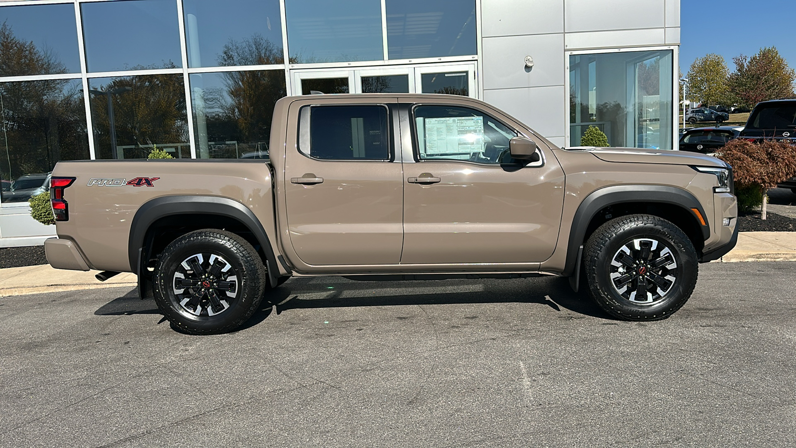 2024 Nissan Frontier PRO-4X 12