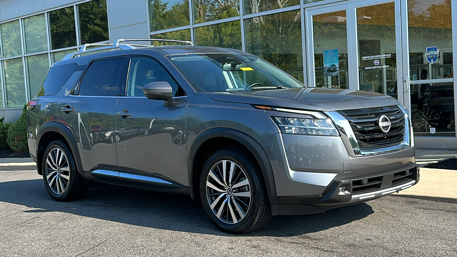 2022 Nissan Pathfinder Platinum 2