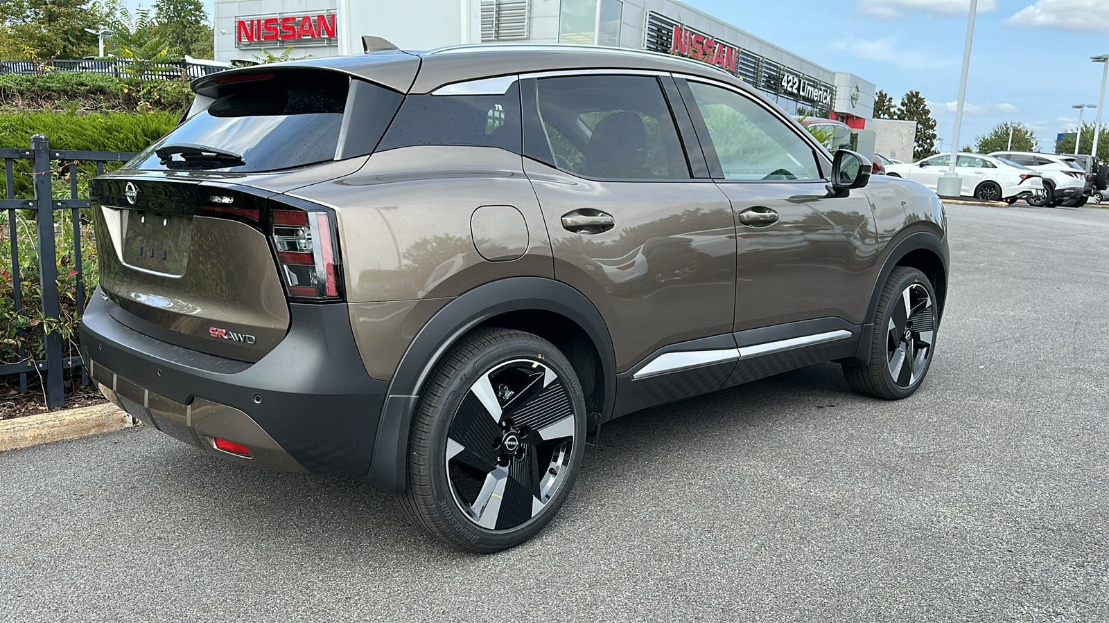 2025 Nissan Kicks SR 5