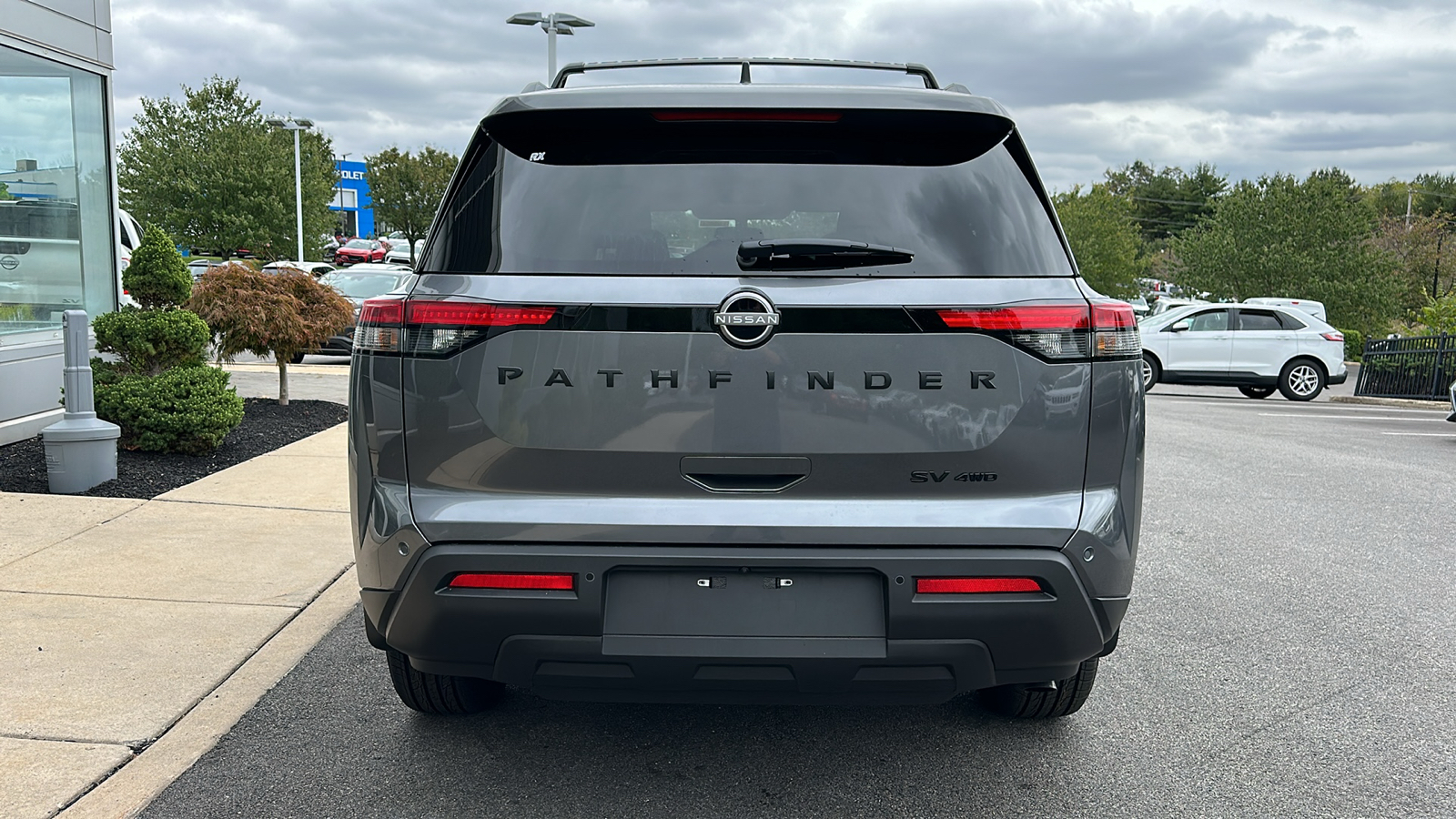 2024 Nissan Pathfinder SV 4