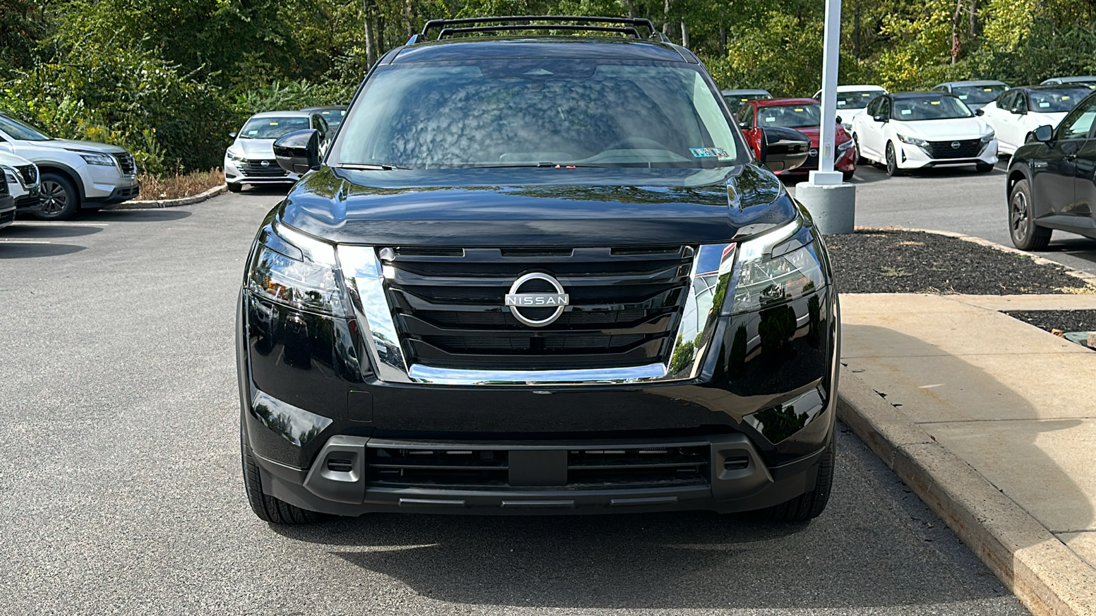 2024 Nissan Pathfinder SV 3