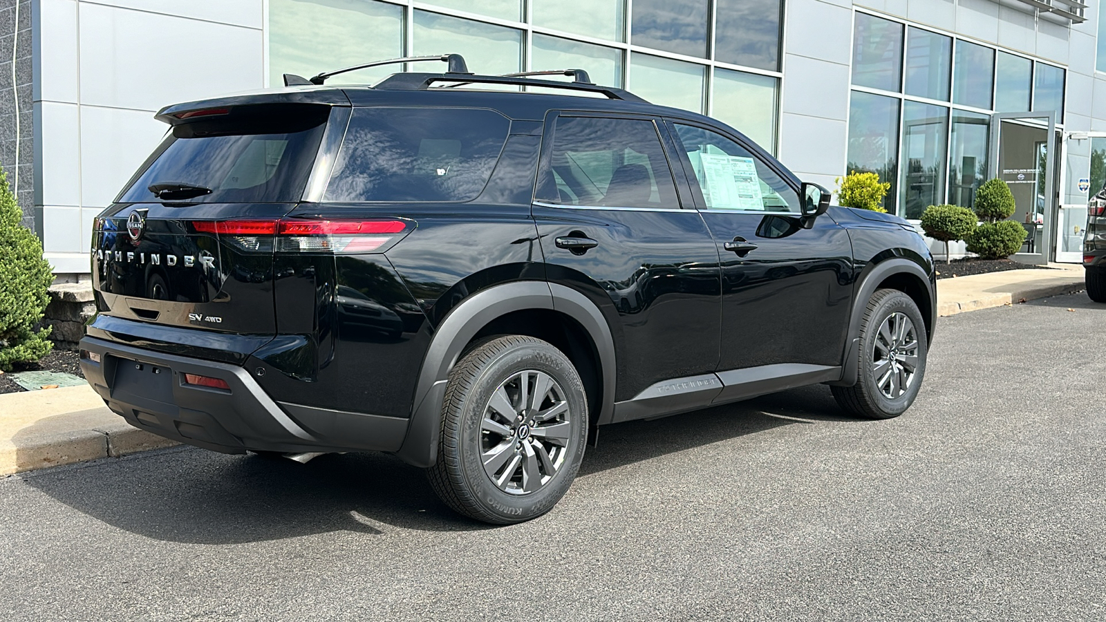 2024 Nissan Pathfinder SV 5