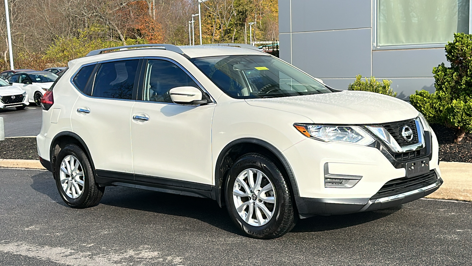 2017 Nissan Rogue SV 2