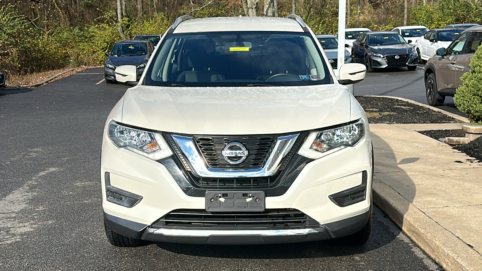 2017 Nissan Rogue SV 3