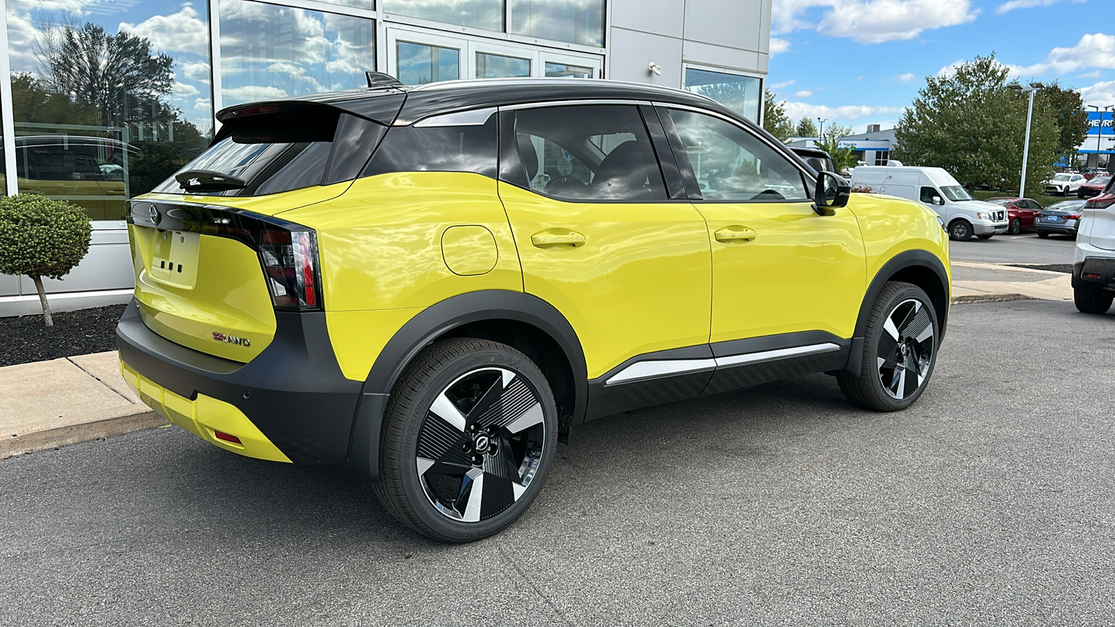 2025 Nissan Kicks SR 5