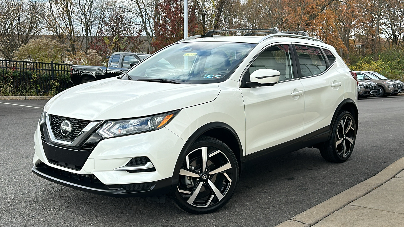 2022 Nissan Rogue Sport SL 1