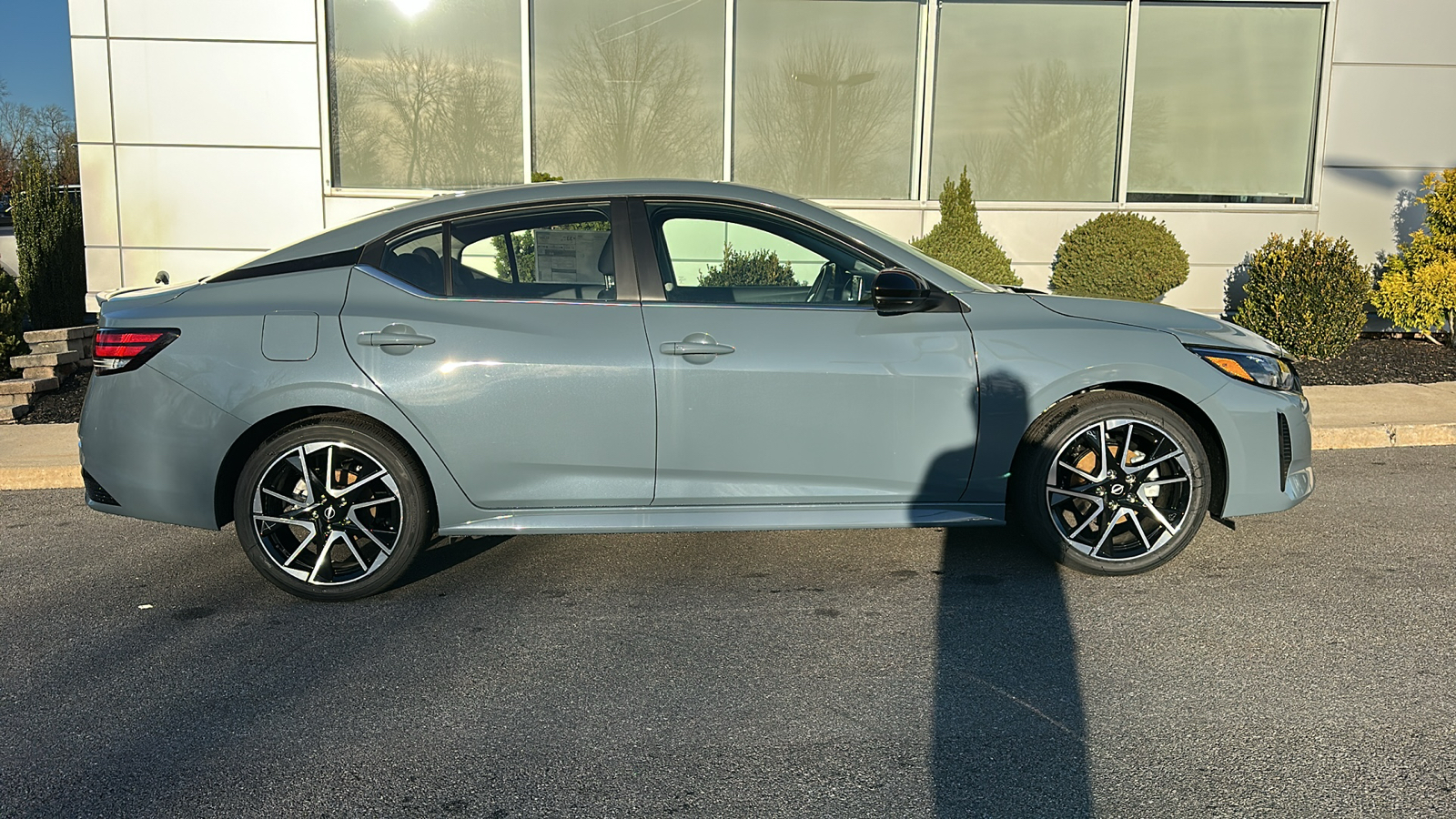 2025 Nissan Sentra SR 12