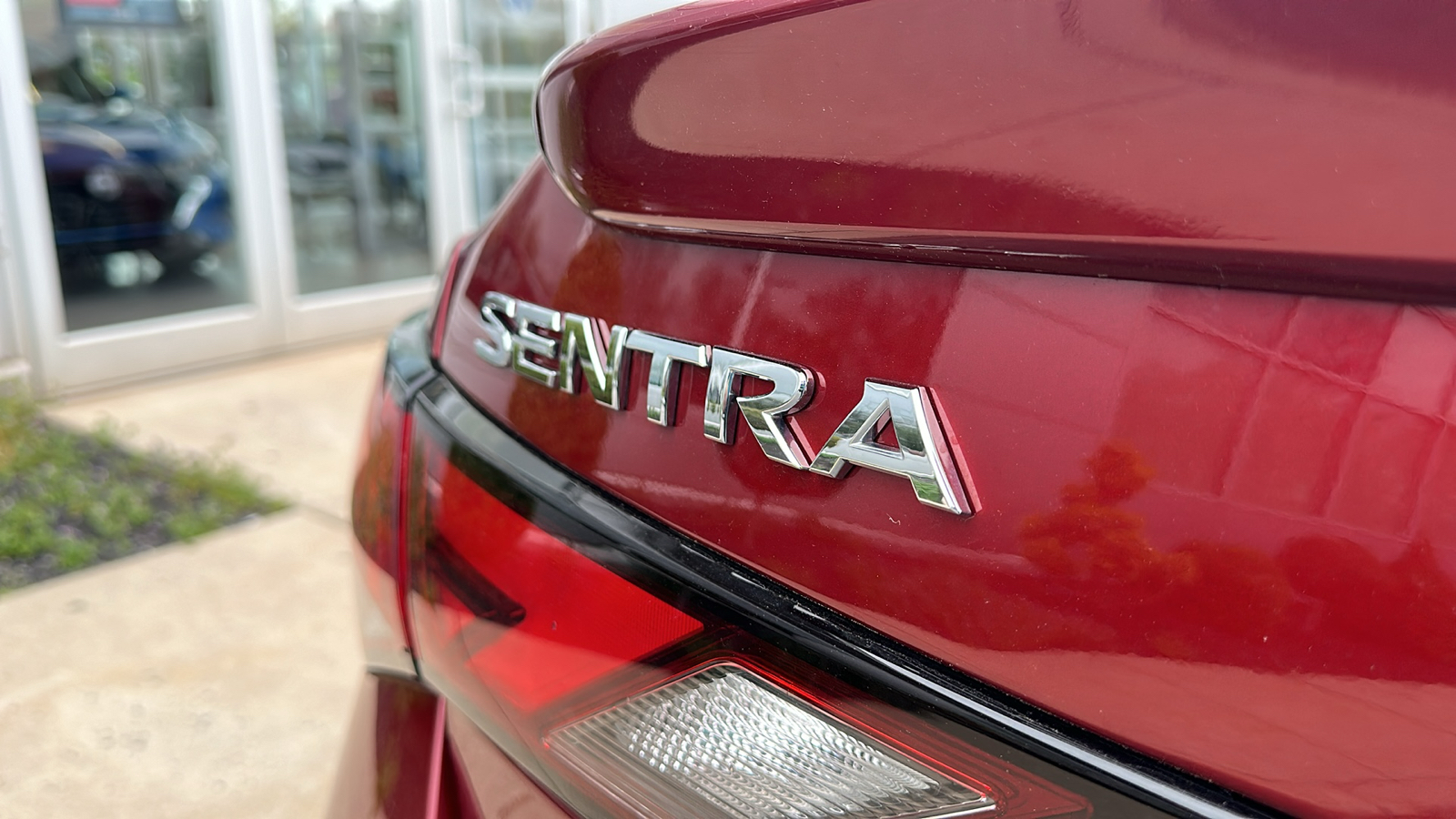 2022 Nissan Sentra SR 11