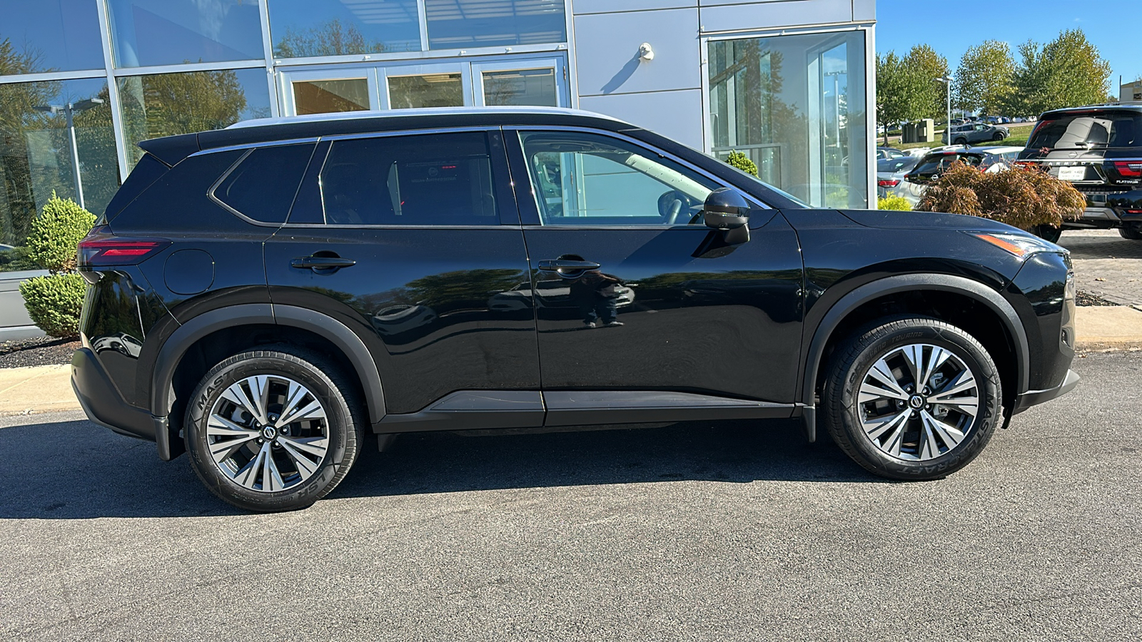 2021 Nissan Rogue SV 27