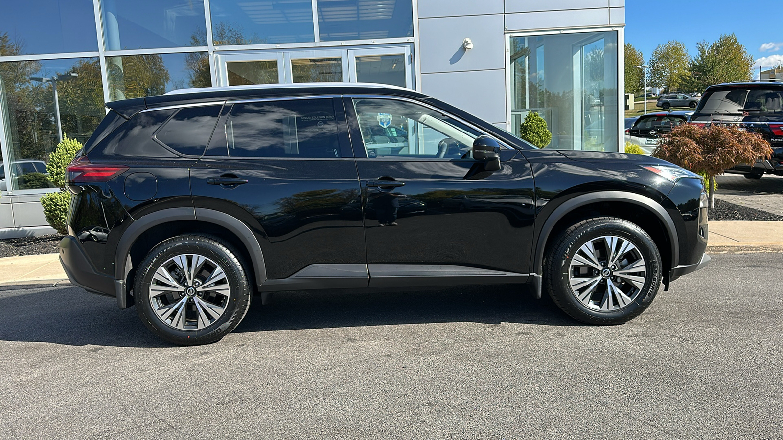 2021 Nissan Rogue SV 27