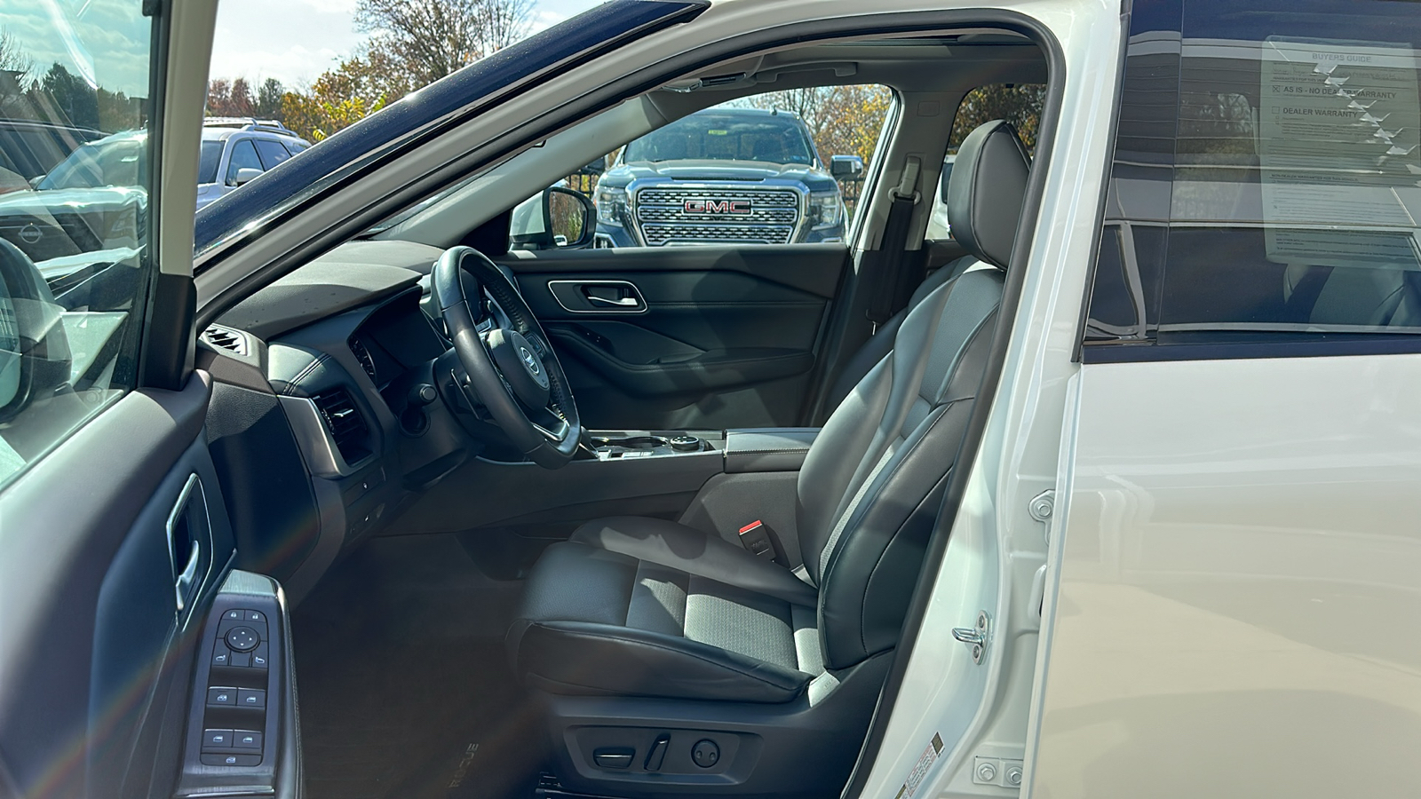 2021 Nissan Rogue SV 11