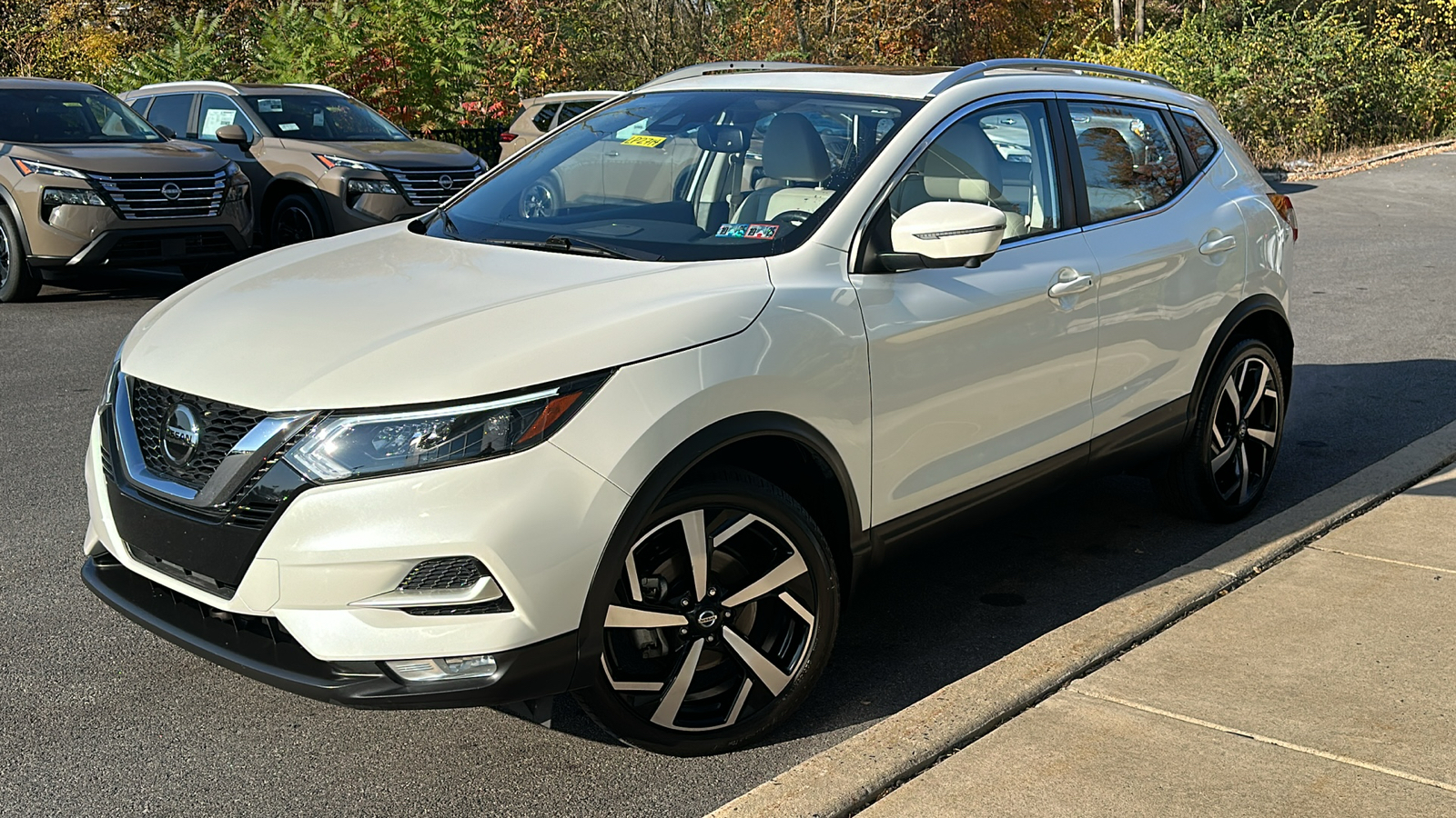 2021 Nissan Rogue Sport SL 1