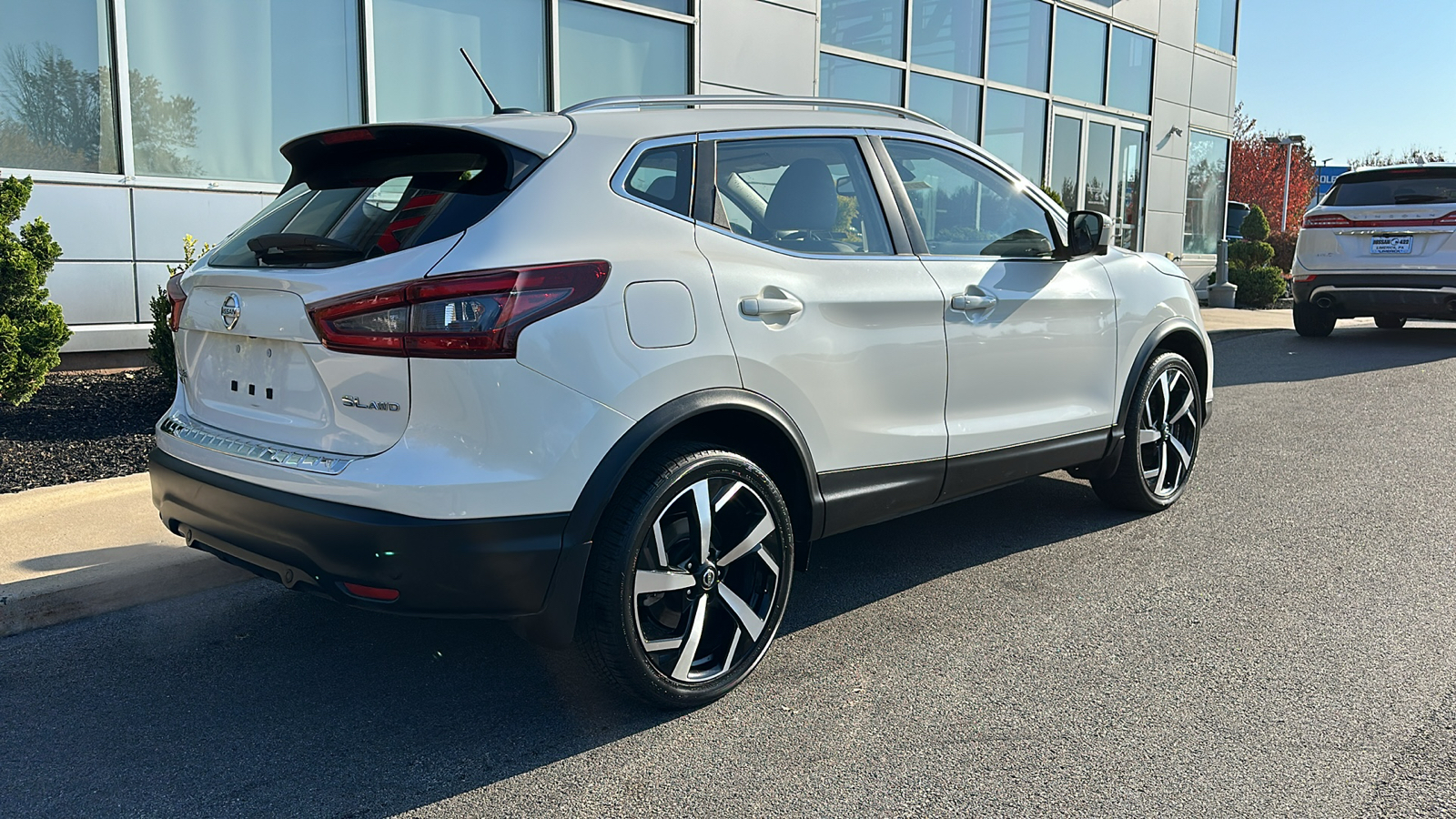 2021 Nissan Rogue Sport SL 8