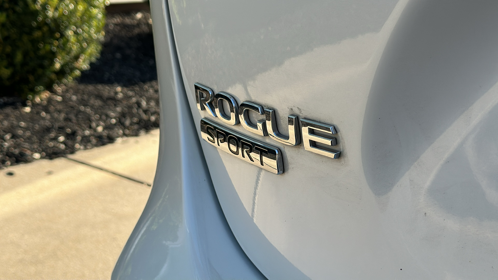 2021 Nissan Rogue Sport SL 11