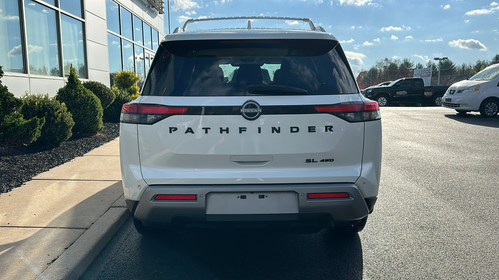 2023 Nissan Pathfinder SL 6