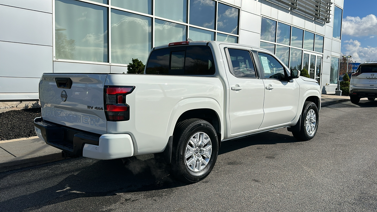 2022 Nissan Frontier SV 8