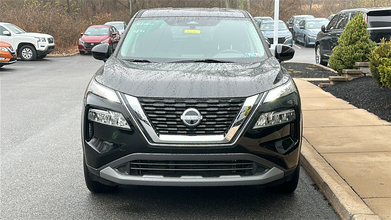 2023 Nissan Rogue SV 3