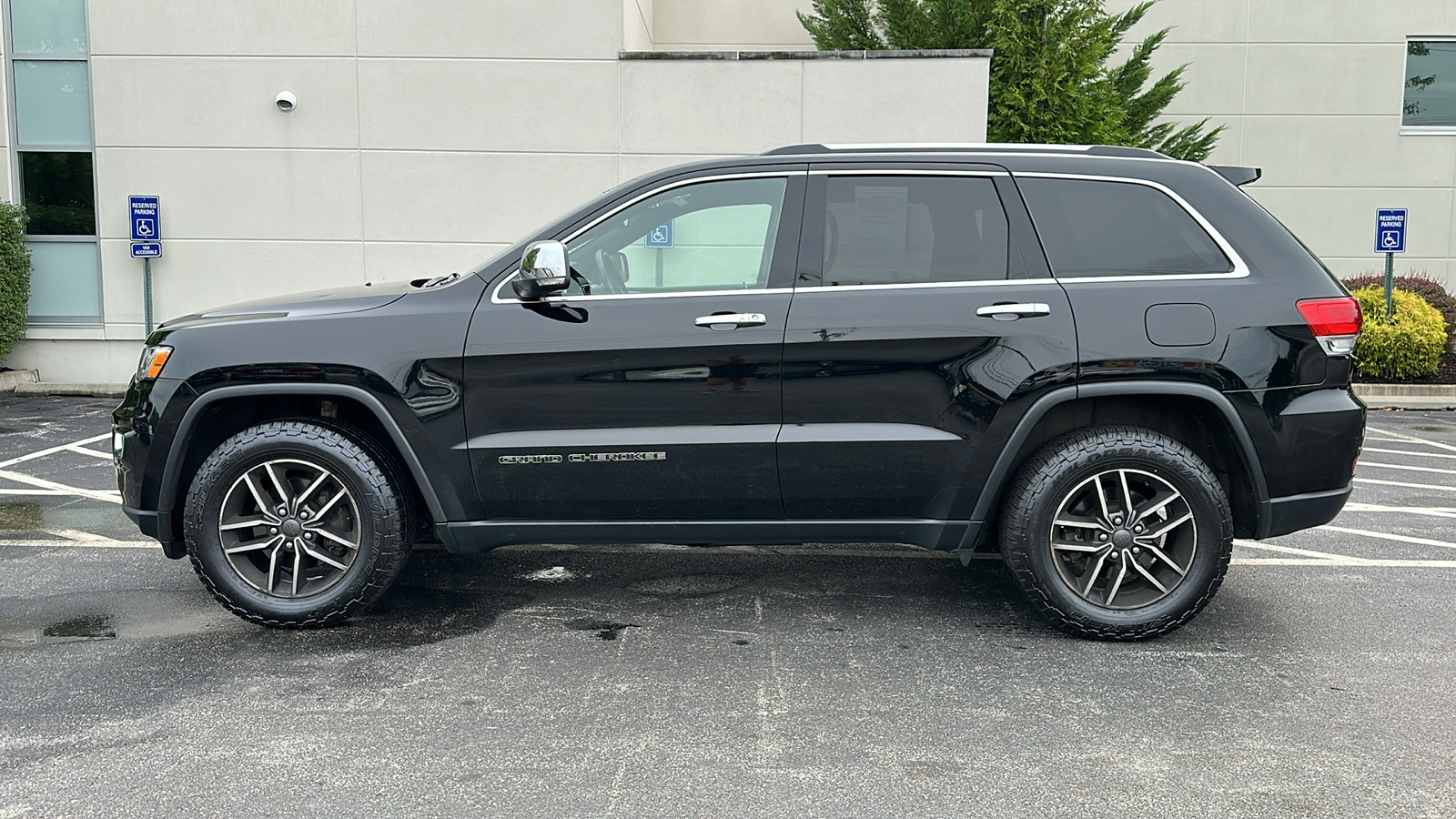 2019 Jeep Grand Cherokee Limited 29