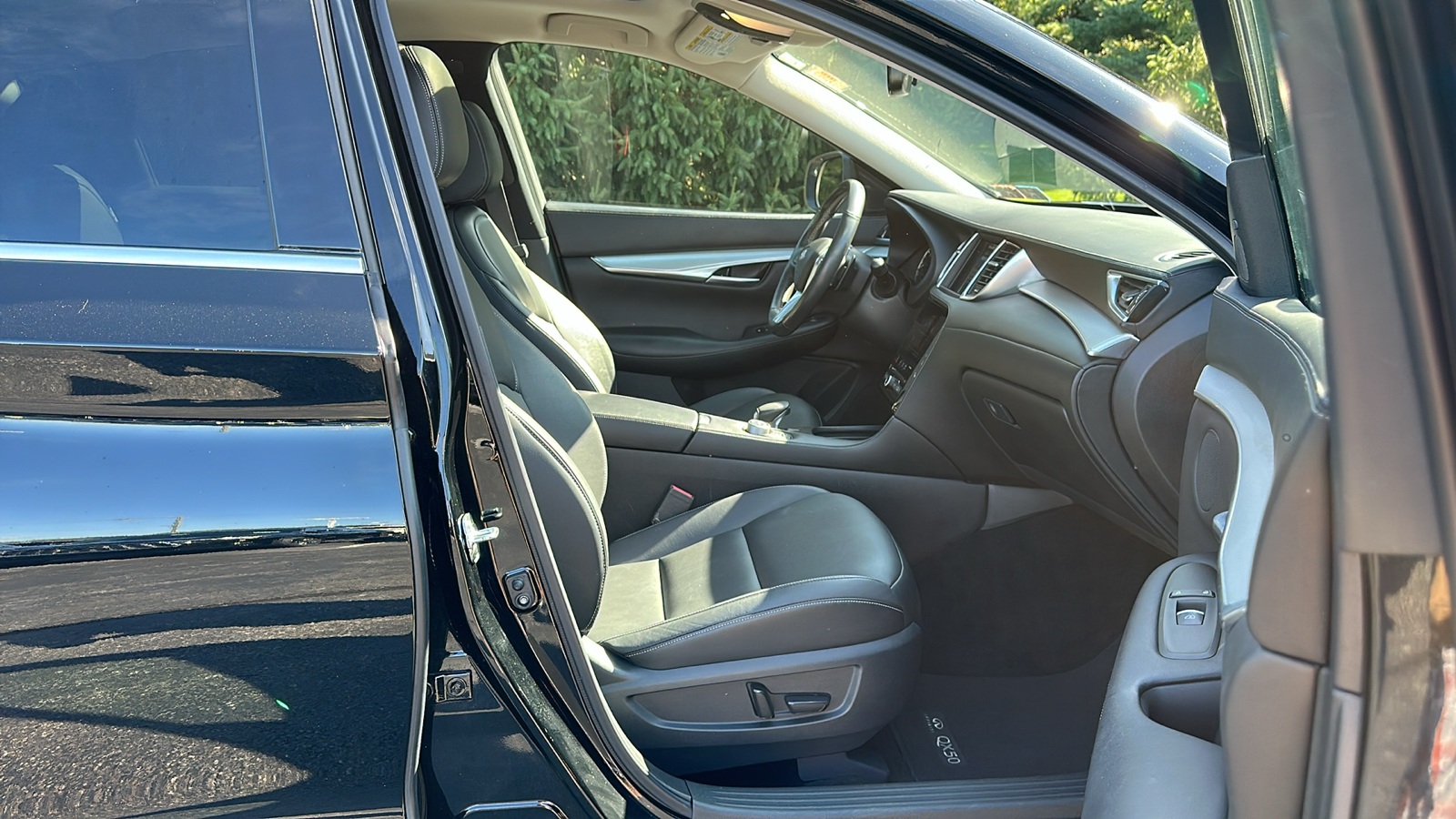 2021 INFINITI QX50 LUXE 25