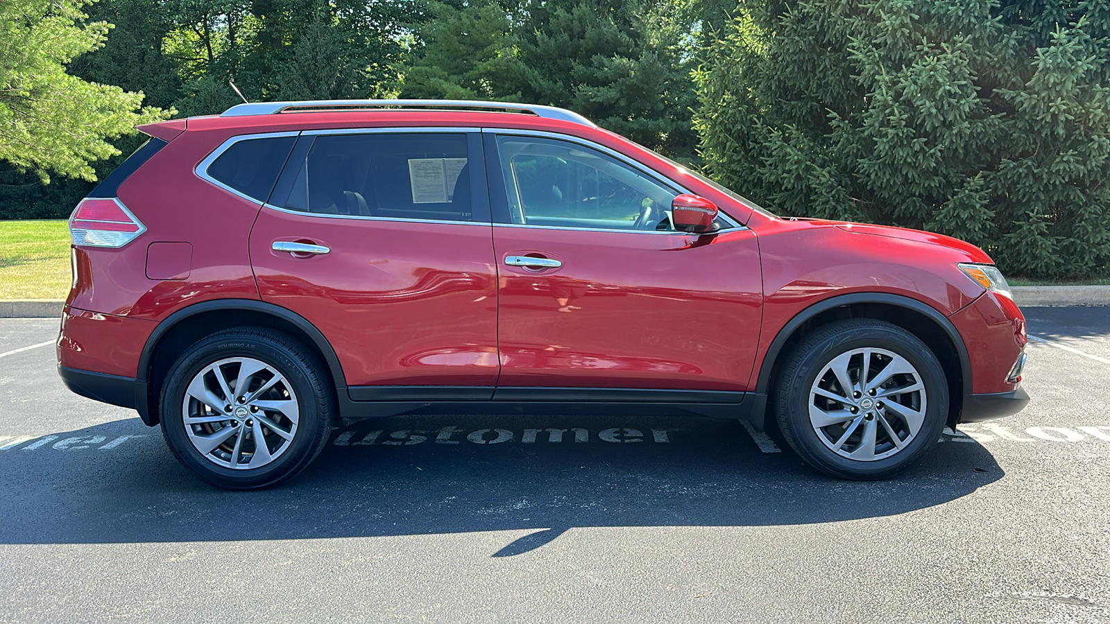 2016 Nissan Rogue SL 28