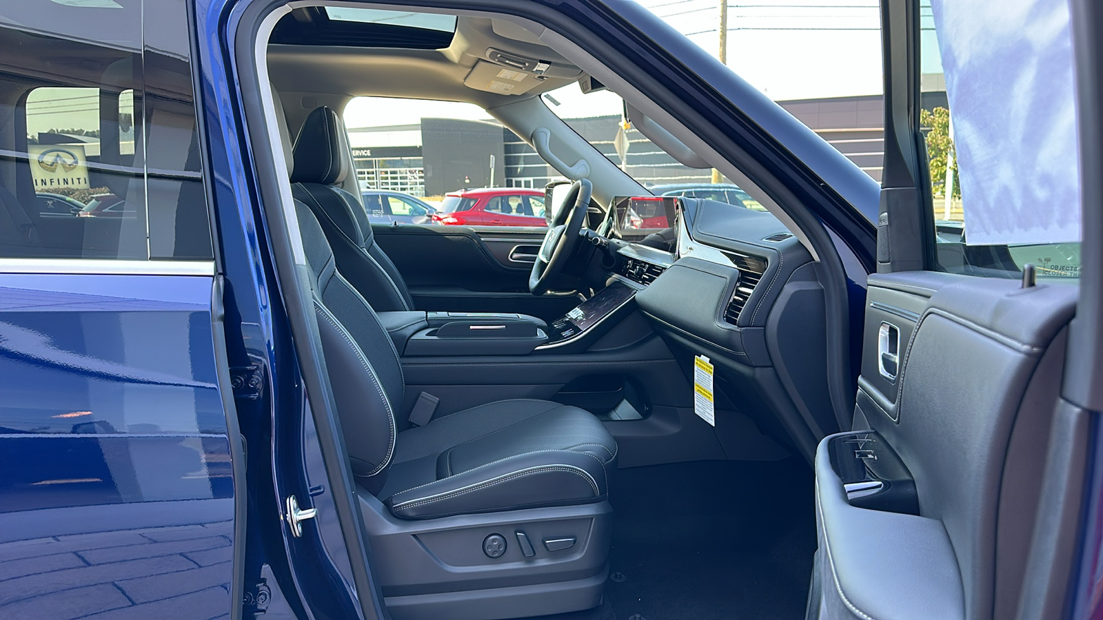 2025 INFINITI QX80 LUXE 9