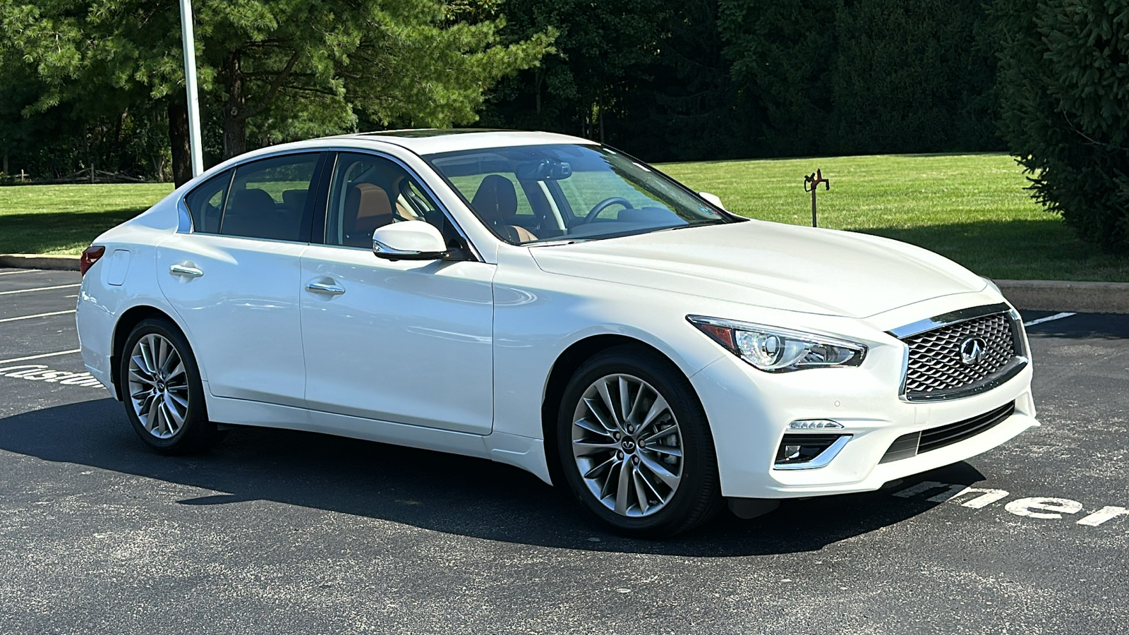 2024 INFINITI Q50 LUXE 2