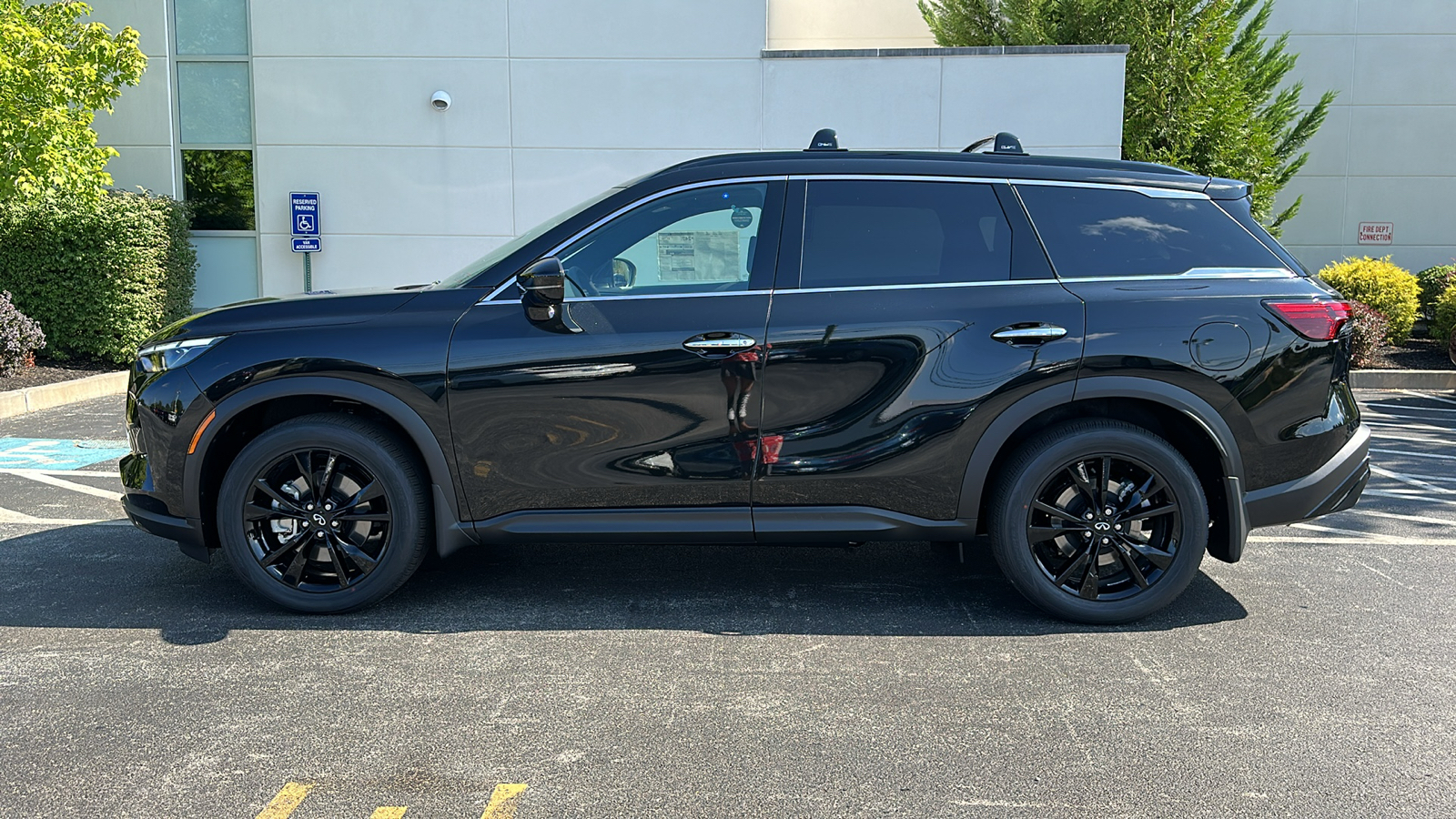 2025 INFINITI QX60 LUXE 14