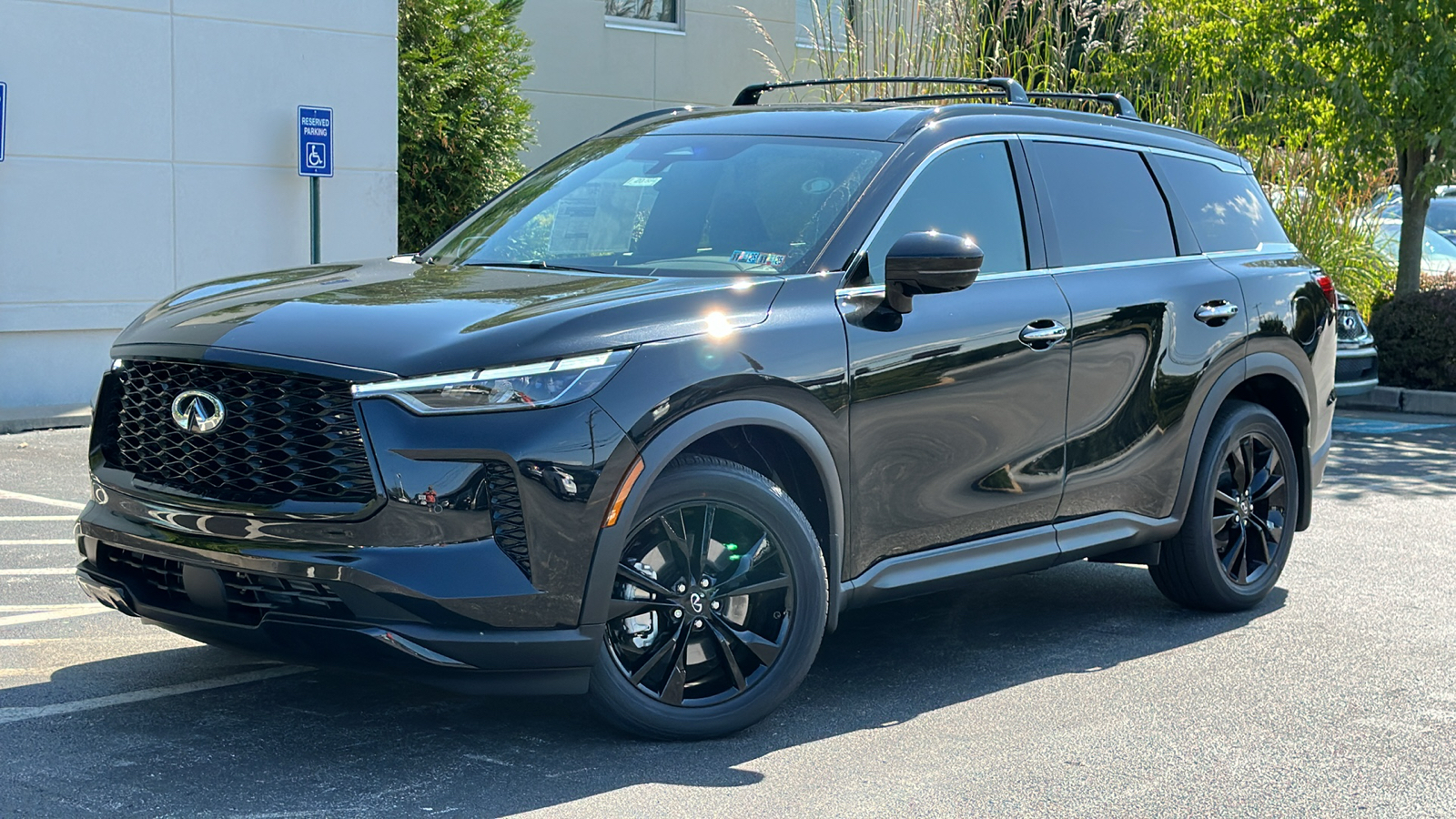 2025 INFINITI QX60 LUXE 1