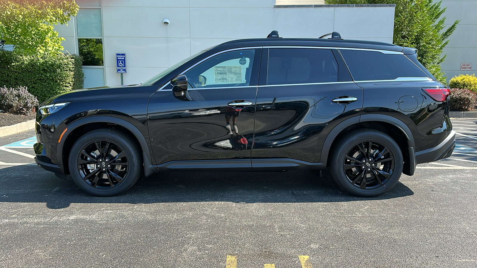 2025 INFINITI QX60 LUXE 14