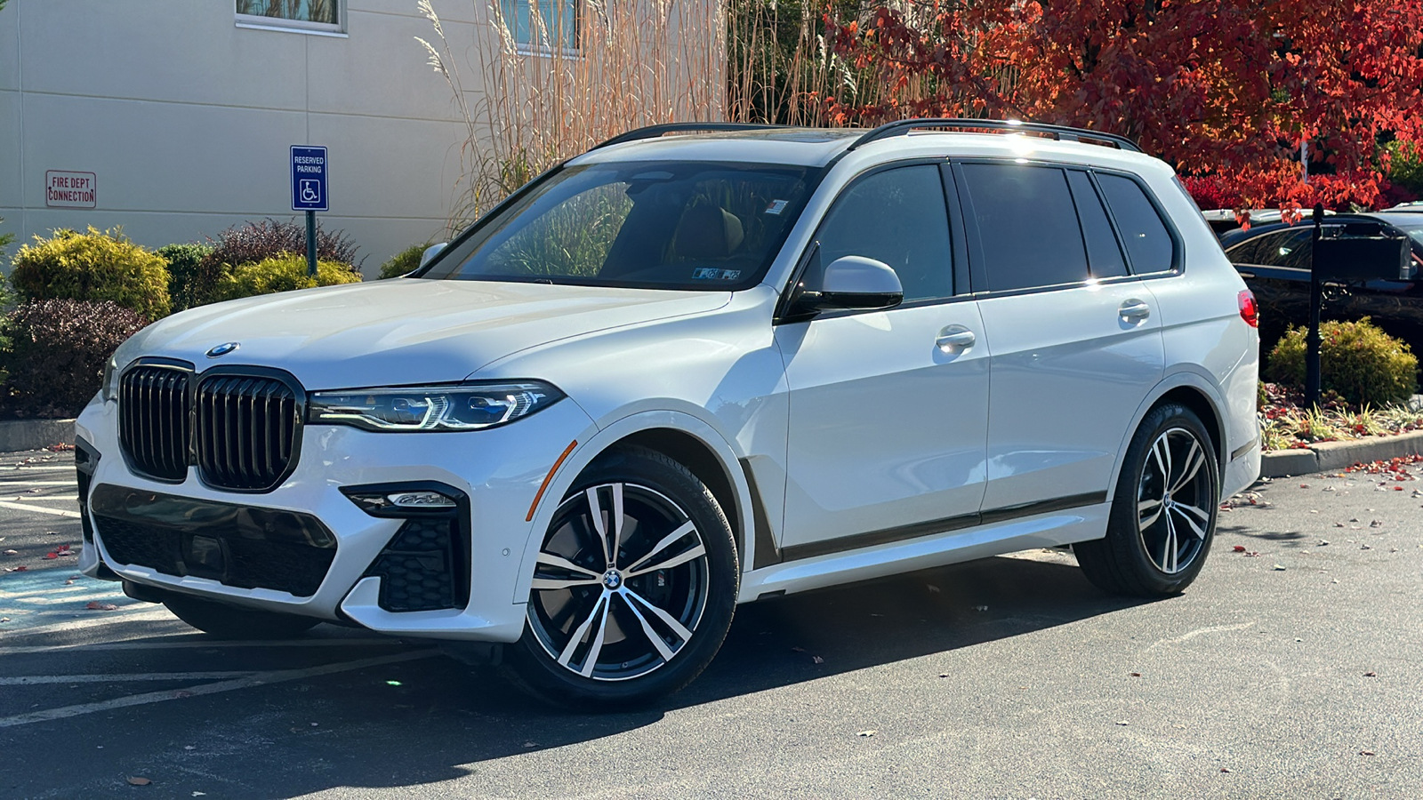 2022 BMW X7 M50i 1