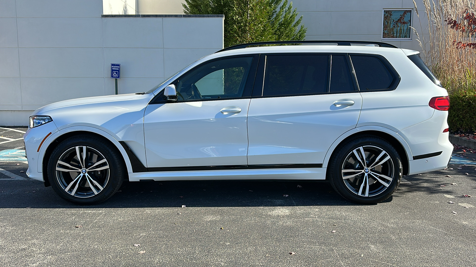 2022 BMW X7 M50i 30