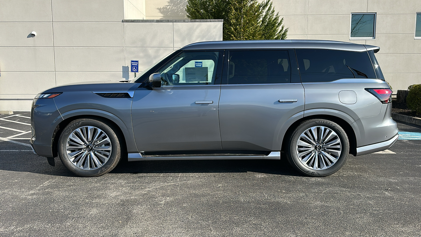 2025 INFINITI QX80 SENSORY 14