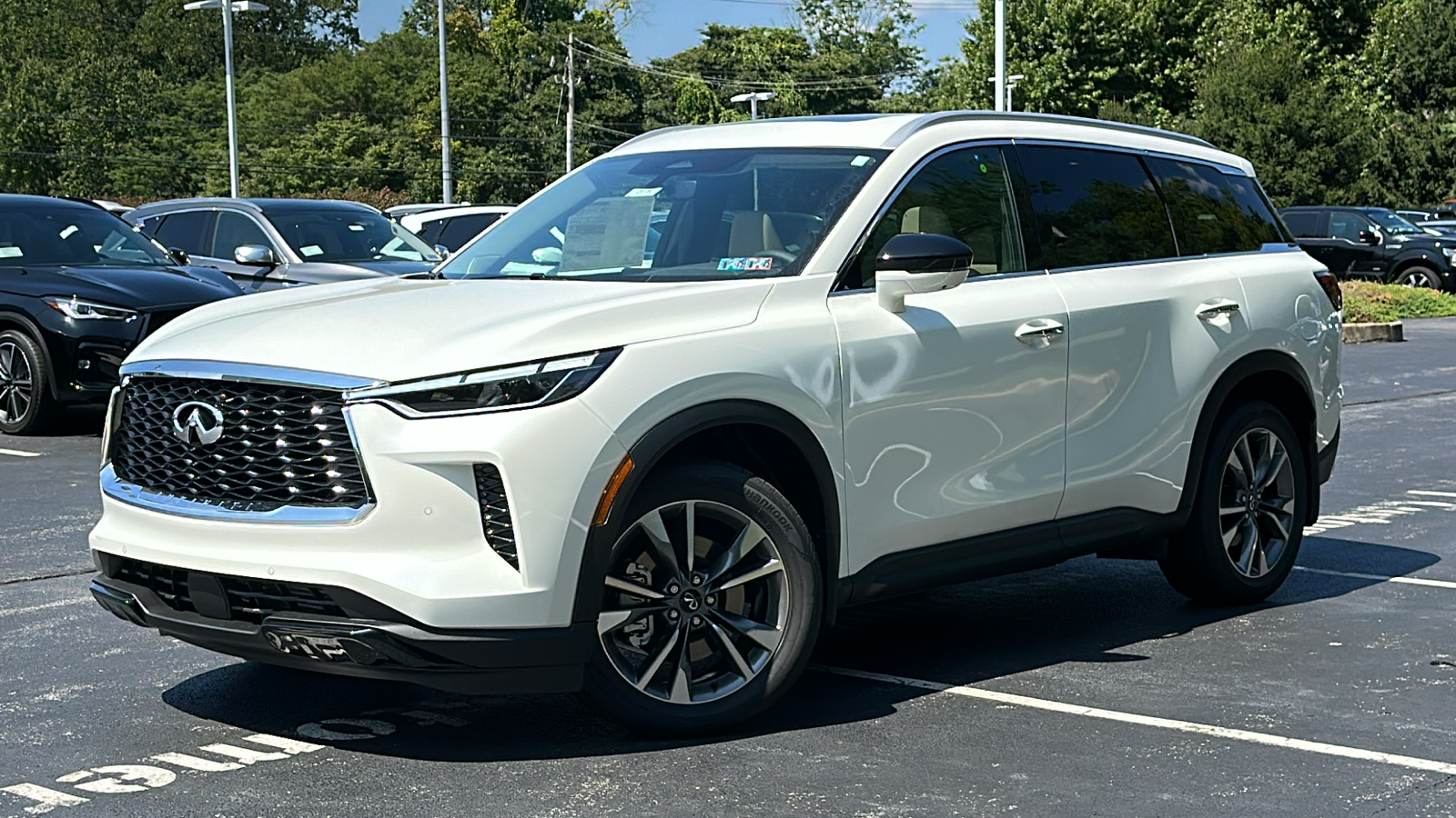 2025 INFINITI QX60 LUXE 1