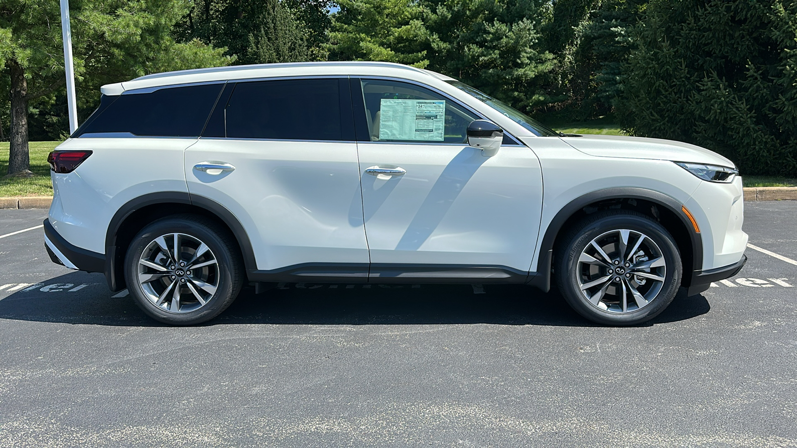 2025 INFINITI QX60 LUXE 14